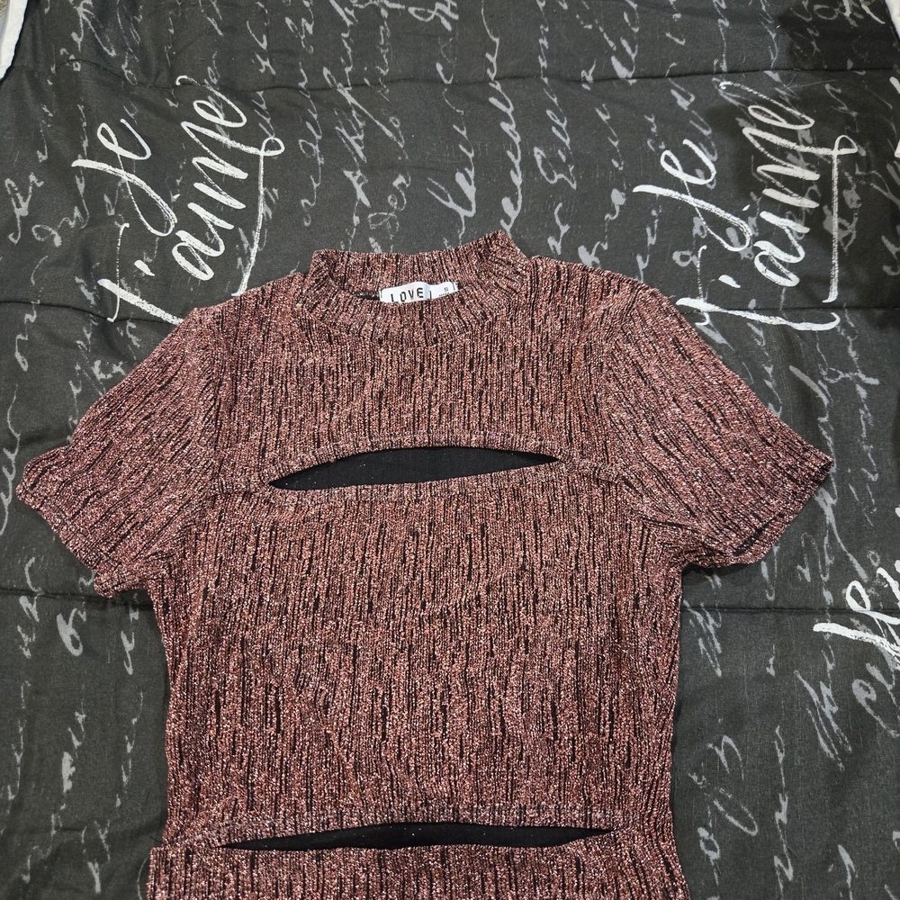 Love Women's Metallic Pink Short Sleeve Top